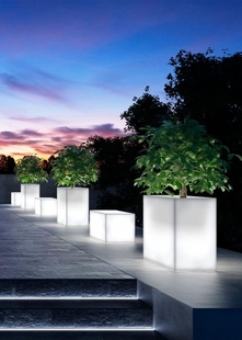 Luminous flowerpot KUBE HIGH CASSETTA LIGHT