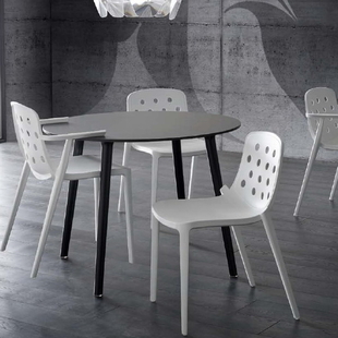 CHAIR ISIDORA