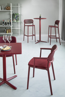 NUTA bar stool