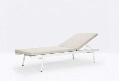 Upholstered pad for RAIL lounger 