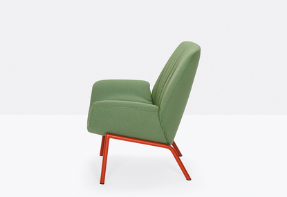 Upholstered armchair ILA 2023 